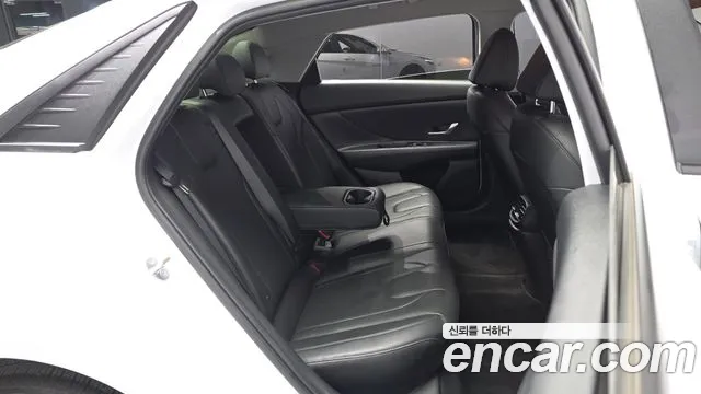 Hyundai Avante CN7 — Фото автомобиля 18