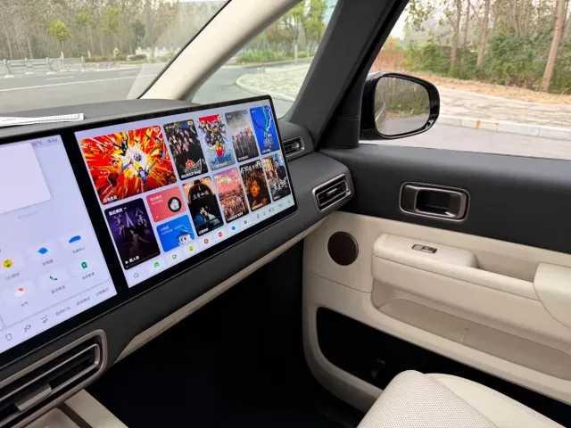 Li Auto MEGA — Фото автомобиля 7