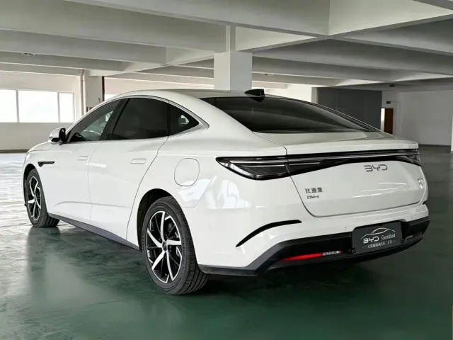 BYD Seal 07 DM-i — Фото автомобиля 4