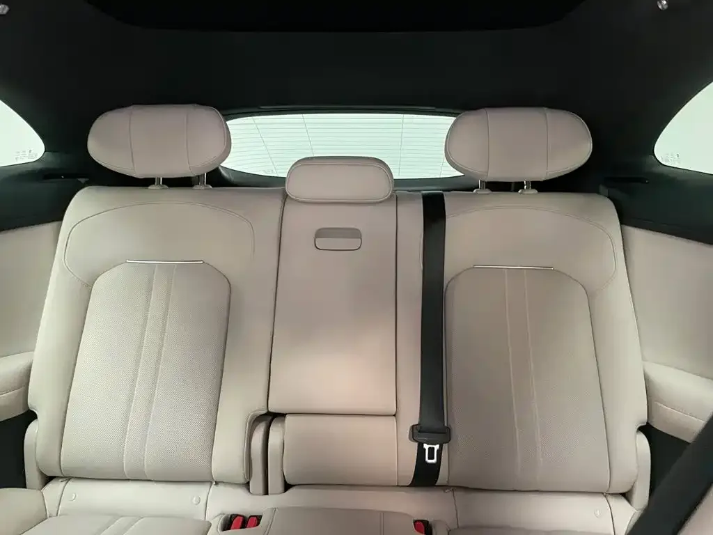 Xiaomi Auto Xiaomi YU7 2025 Ultra Long Range High Performance AWD Max Edition — Фото автомобиля 9
