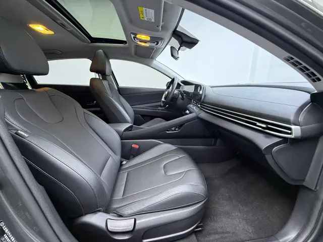 Hyundai Elantra — Фото автомобиля 12