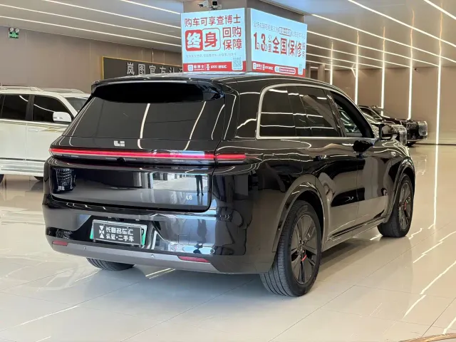 Li Auto L8 — Фото автомобиля 3