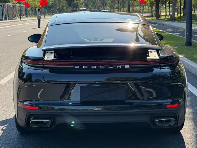 Porsche Panamera — Фото автомобиля 11