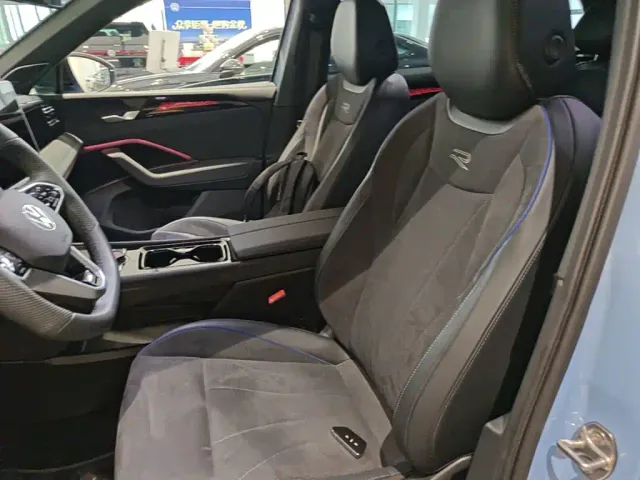 Volkswagen Tiguan L — Фото автомобиля 14