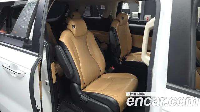 Kia Carnival — Фото автомобиля 18