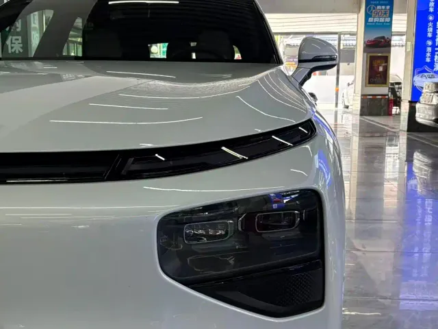 Xpeng G9 — Фото автомобиля 14