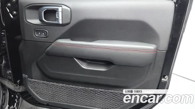 Jeep Wrangler JL — Фото автомобиля 25