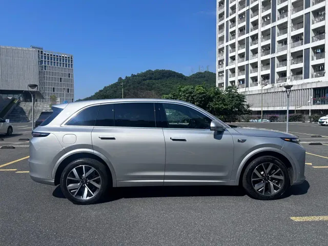 Li Auto L7 — Фото автомобиля 10