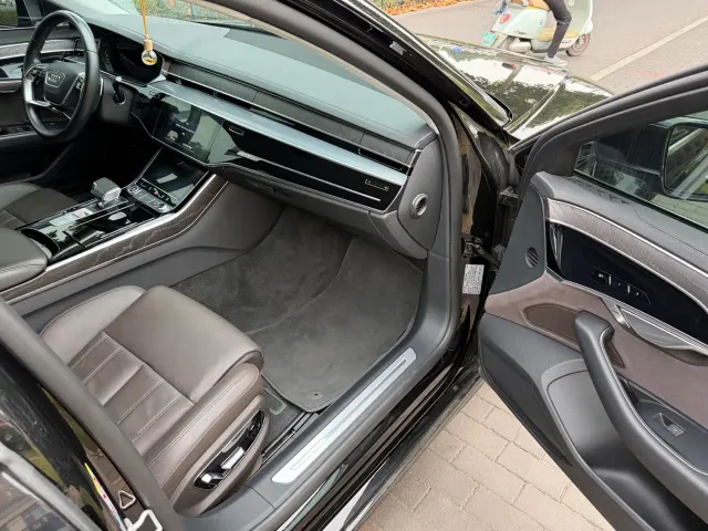 Audi A8 — Фото автомобиля 12