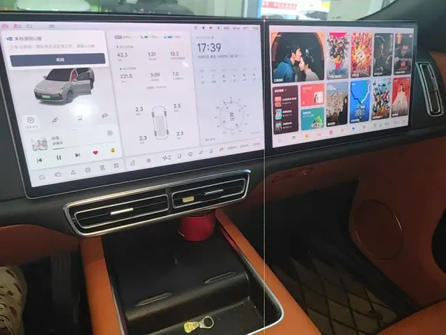 Li Auto L8 — Фото автомобиля 12