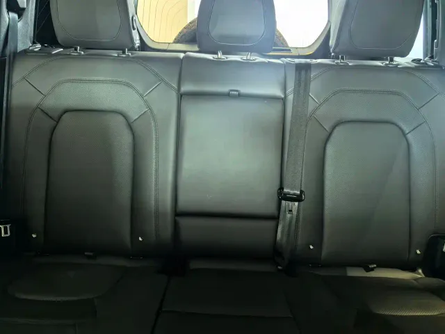Land Rover Defender — Фото автомобиля 22