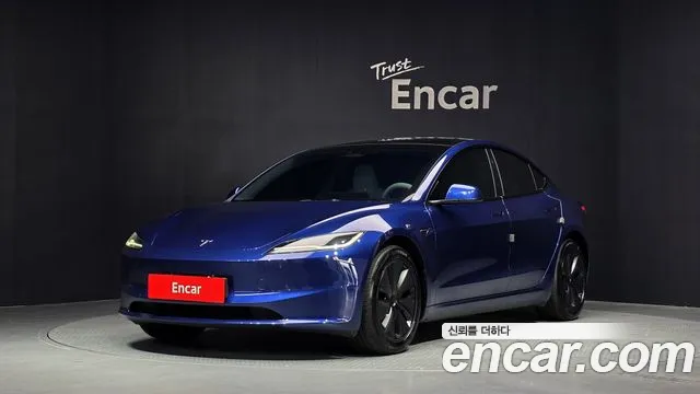 Фотография автомобиля — Tesla Model 3