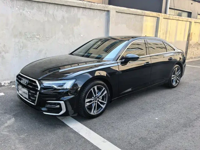 Фотография автомобиля — Audi A6L