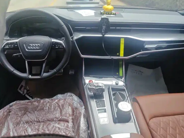 Audi A6L — Фото автомобиля 12