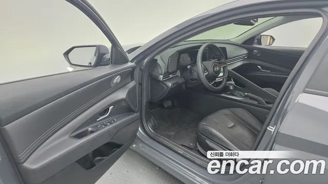 Hyundai Avante CN7 — Фото автомобиля 10