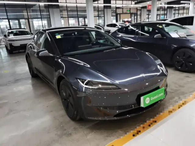 Tesla Model 3 — Фото автомобиля 3