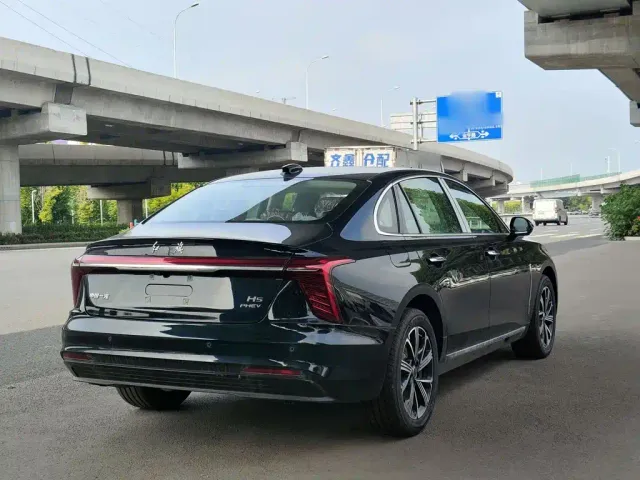 Hongqi H5 PHEV — Фото автомобиля 6