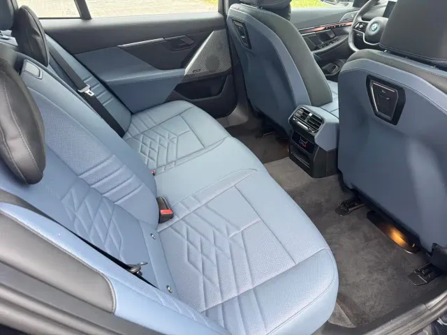 BMW i5 — Фото автомобиля 16