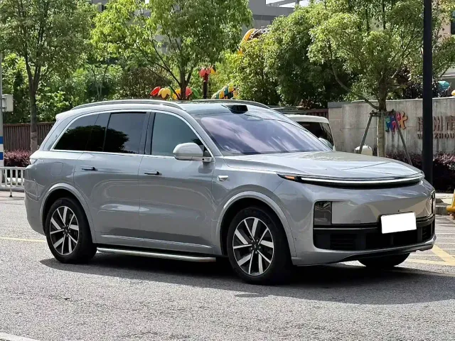 Li Auto L8 — Фото автомобиля 3