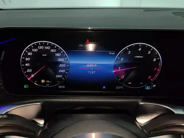 Mercedes-Benz GLB-Class — Фото автомобиля 14