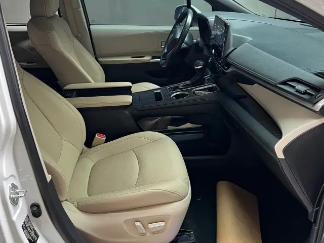 Toyota Sienna — Фото автомобиля 9