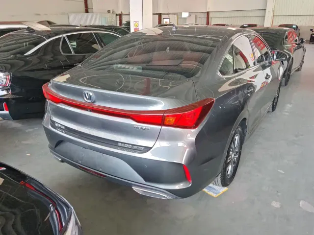 Changan Eado — Фото автомобиля 6