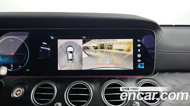 Mercedes-Benz E-Class — Фото автомобиля 12