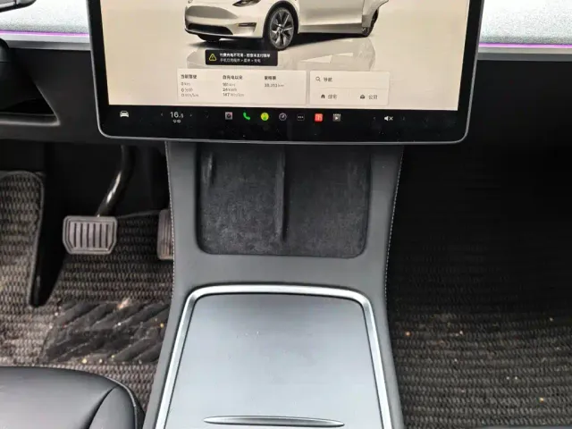 Tesla Model Y — Фото автомобиля 8