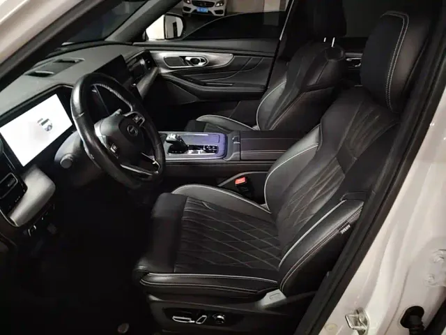 GAC Trumpchi GS8 — Фото автомобиля 14