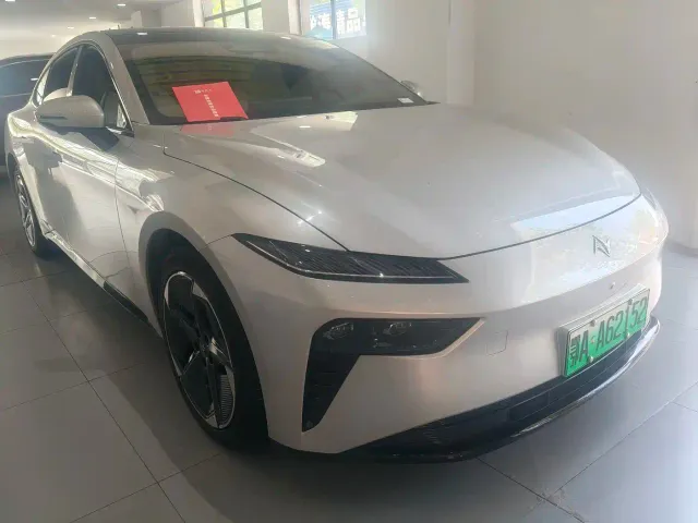 Dongfeng eπ 007 — Фото автомобиля 2