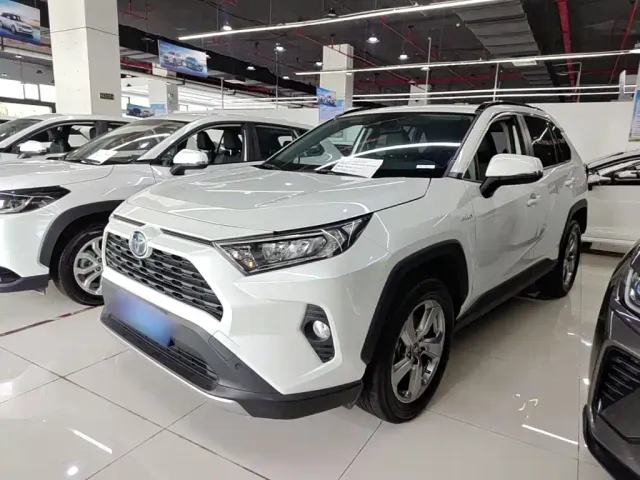 Фотография автомобиля — Toyota RAV4