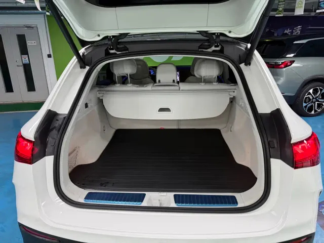 Mercedes-Benz EQE SUV — Фото автомобиля 22