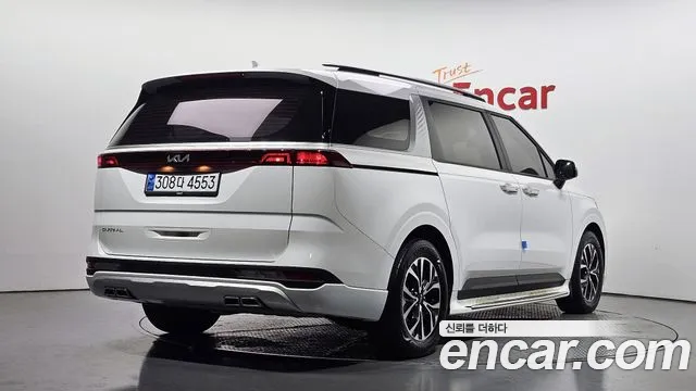 Kia Carnival Generation 4 — Фото автомобиля 2