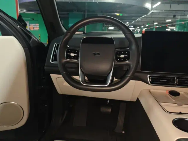 Li Auto L7 — Фото автомобиля 6