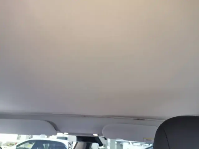 Tesla Model 3 — Фото автомобиля 17