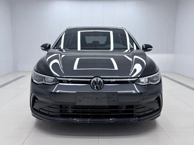 Volkswagen Golf — Фото автомобиля 2