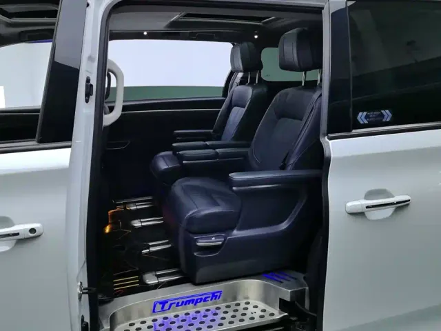 GAC Trumpchi M8 — Фото автомобиля 11