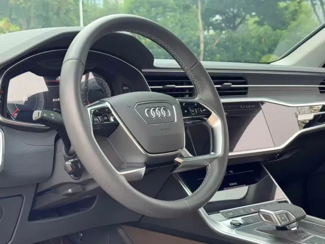 Audi Audi A7L 2024 45TFSI quattro S-line Vision Edition Crystal Package — Фото автомобиля 16