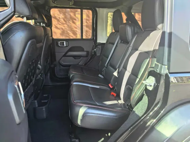 Jeep Wrangler — Фото автомобиля 13