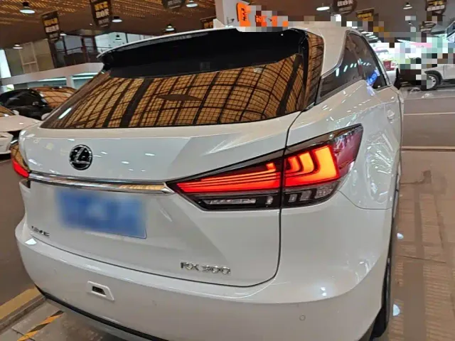 Lexus RX — Фото автомобиля 5