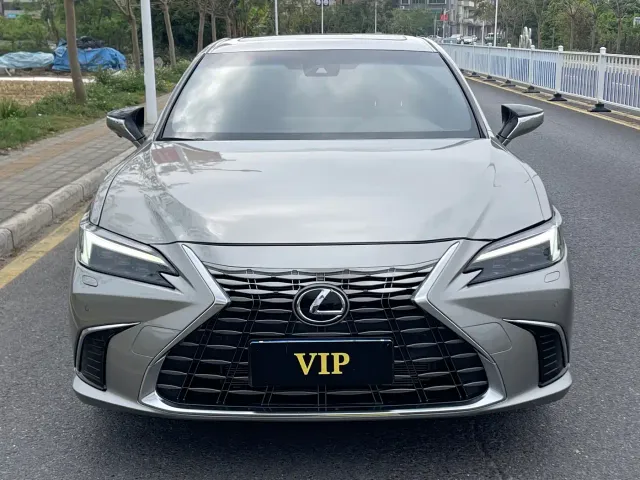 Lexus ES — Фото автомобиля 2