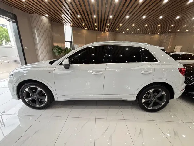 Audi Q3 — Фото автомобиля 4