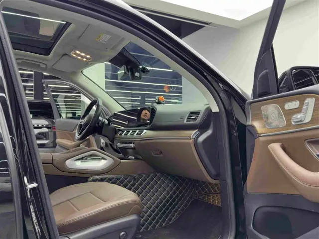 Mercedes-Benz GLE-Class — Фото автомобиля 10