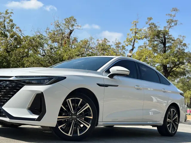 Chery Arrizo 8 — Фото автомобиля 6