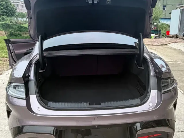 Xiaomi SU7 — Фото автомобиля 11