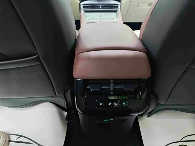 BYD Seal 07 DM-i — Фото автомобиля 10