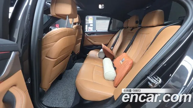BMW 5 Series G30 — Фото автомобиля 11