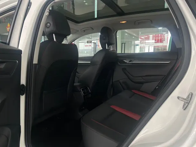 Skoda Karoq — Фото автомобиля 15
