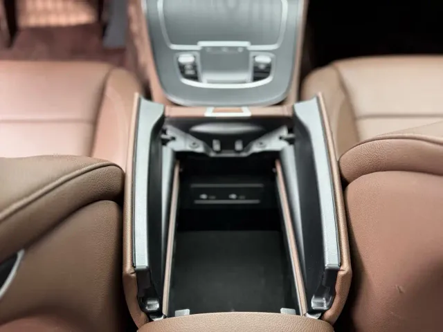 Mercedes-Benz E-Class — Фото автомобиля 20