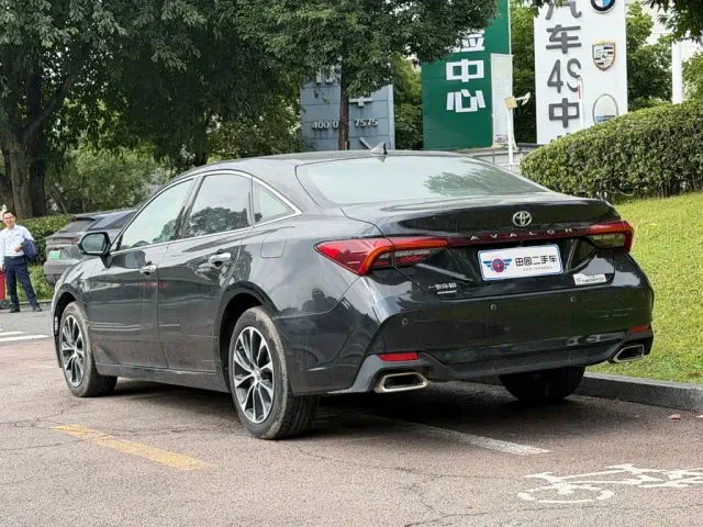 Toyota Avalon — Фото автомобиля 4